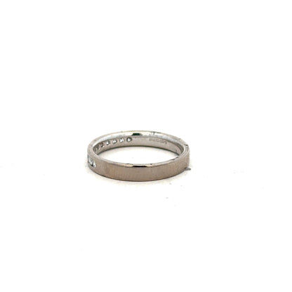 18ct white gold diamond ring in size J1/2, featuring a sparkling diamond setting and elegant design.