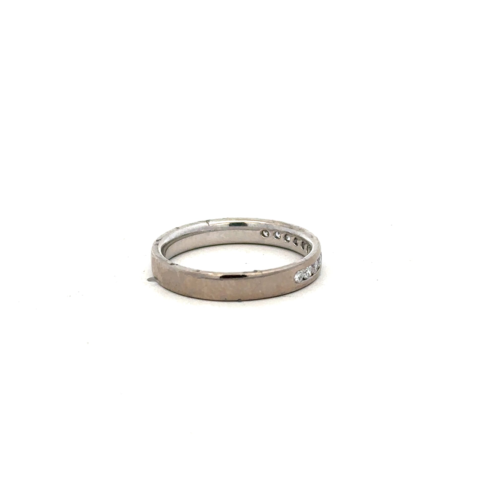 18ct white gold diamond ring size J1/2 with sparkling diamonds, elegant jewelry piece showcasing fine craftsmanship.