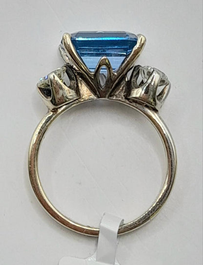 18ct white gold diamond ring in size M with sparkling diamonds, showcasing elegant jewelry design.