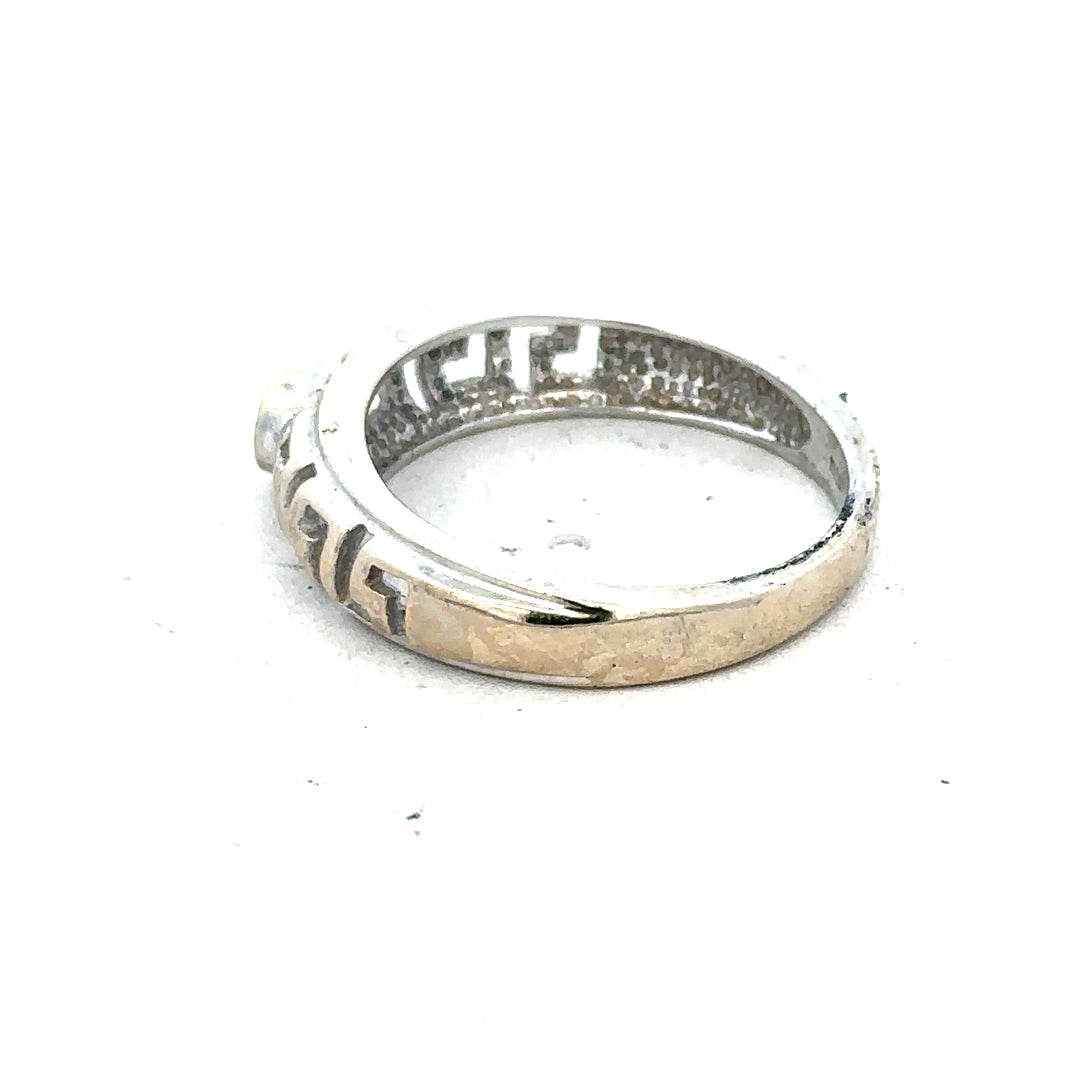 18ct white gold diamond ring in size N with sparkling diamonds, showcasing an elegant and detailed jewelry design.