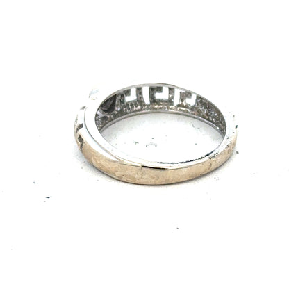 18ct white gold diamond ring size N with a sparkling diamond centerpiece, showcasing elegant craftsmanship and fine jewelry details.