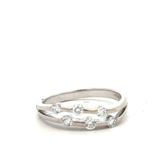 18ct white gold diamond ring size O with sparkling diamonds, featuring a sleek and elegant design.