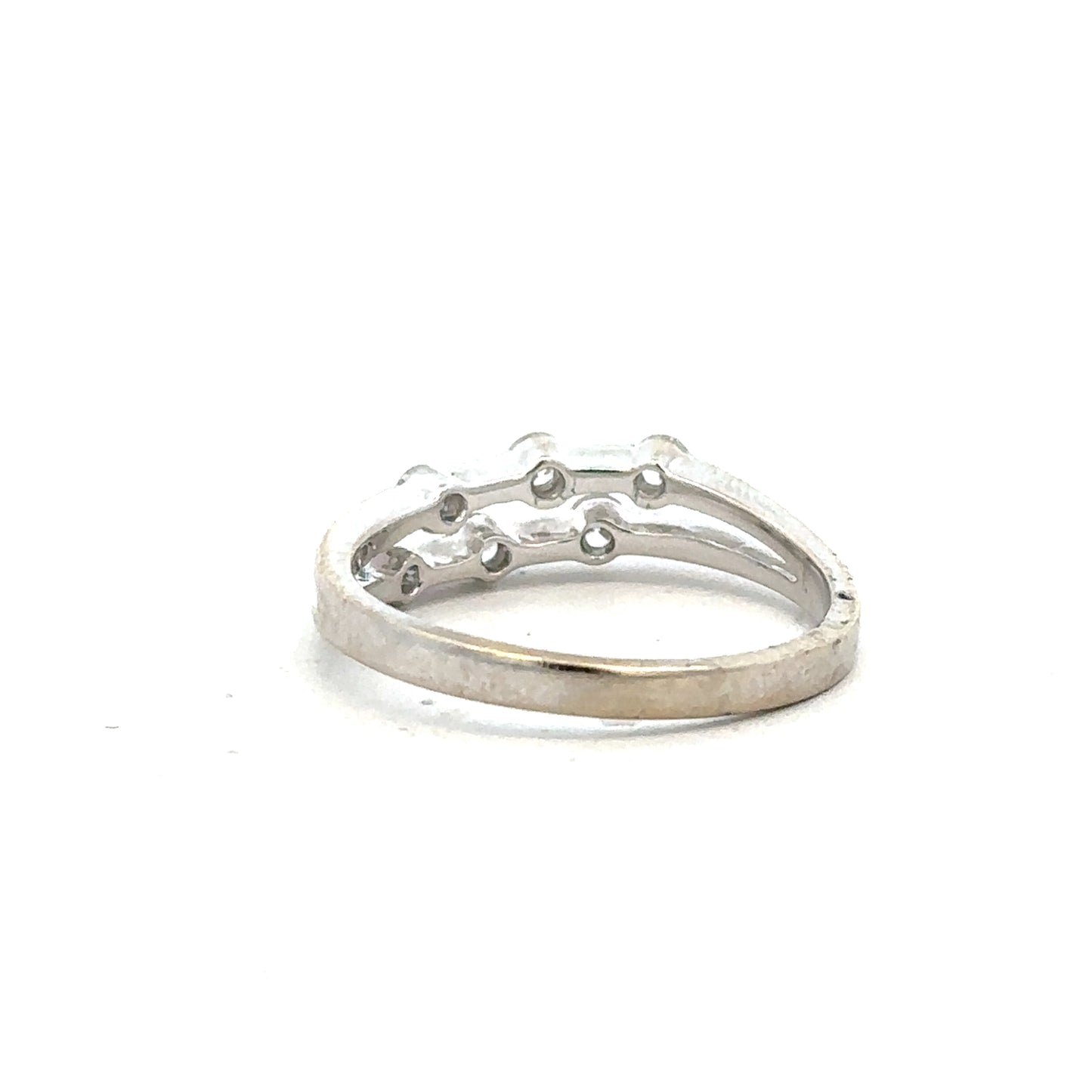 18ct white gold diamond ring in size O with sparkling diamonds, showcasing a sleek and elegant design.