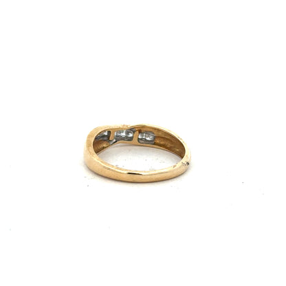 18ct yellow gold diamond ring with 1/4 carat diamond, size Q, featuring a sleek, classic design.