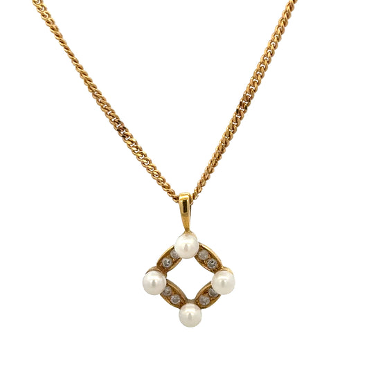18ct yellow gold chain and pendant, unbranded, 4.3g, featuring a detailed gold chain with a matching gold pendant.