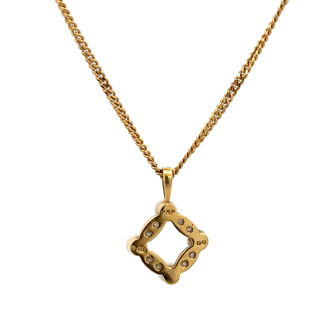 18ct yellow gold chain with pendant, 4.3g, featuring a simple, elegant design, ideal for everyday wear.