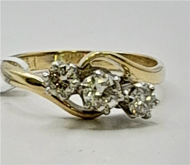 18ct yellow gold diamond ring in size J, featuring a sparkling diamond setting, weight 2.4g, unbranded jewelry accessory.