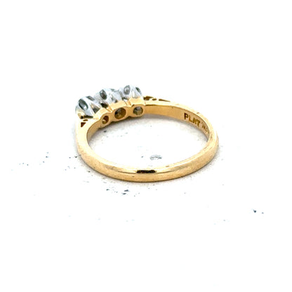 18ct yellow gold diamond ring in size J, featuring a sparkling diamond setting, weighs 2.5 grams.