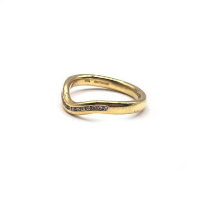 18ct yellow gold diamond ring in size K with sparkling diamonds, featuring a classic and elegant design.