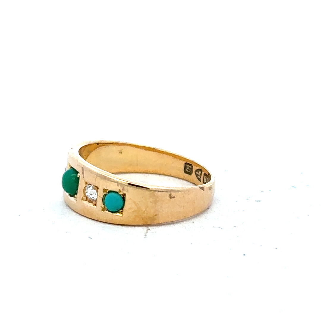 18ct yellow gold diamond ring in size K with sparkling diamonds, showcasing elegant craftsmanship and a classic design.