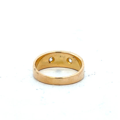 18ct yellow gold diamond ring in size K with sparkling diamonds, showcasing a elegant and classic jewelry design.