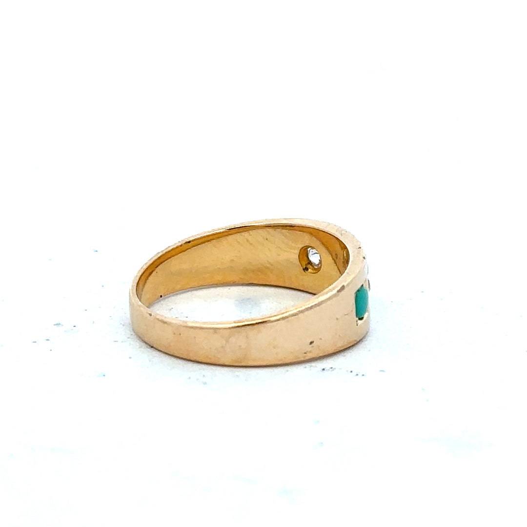 18ct yellow gold diamond ring in size K with sparkling diamonds, showcasing elegant craftsmanship.