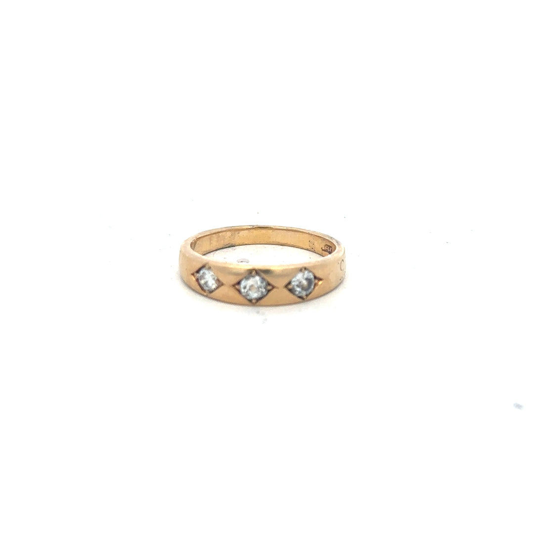 18ct yellow gold diamond ring in size K1/2, featuring a sparkling diamond setting and a sleek, elegant design.