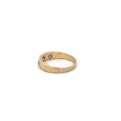 18ct yellow gold diamond ring in size K1/2, featuring a sparkling diamond set in an elegant band.