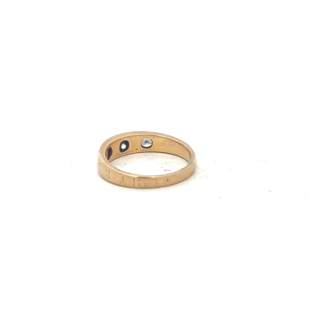 18ct yellow gold diamond ring in size K1/2 with sparkling diamonds, showcasing elegant craftsmanship.