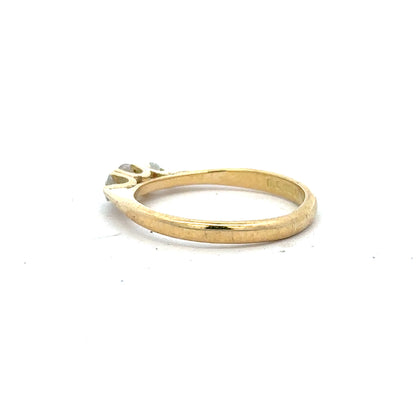 18ct yellow gold diamond ring in size L with sparkling diamonds, elegant jewelry piece with a classic design.