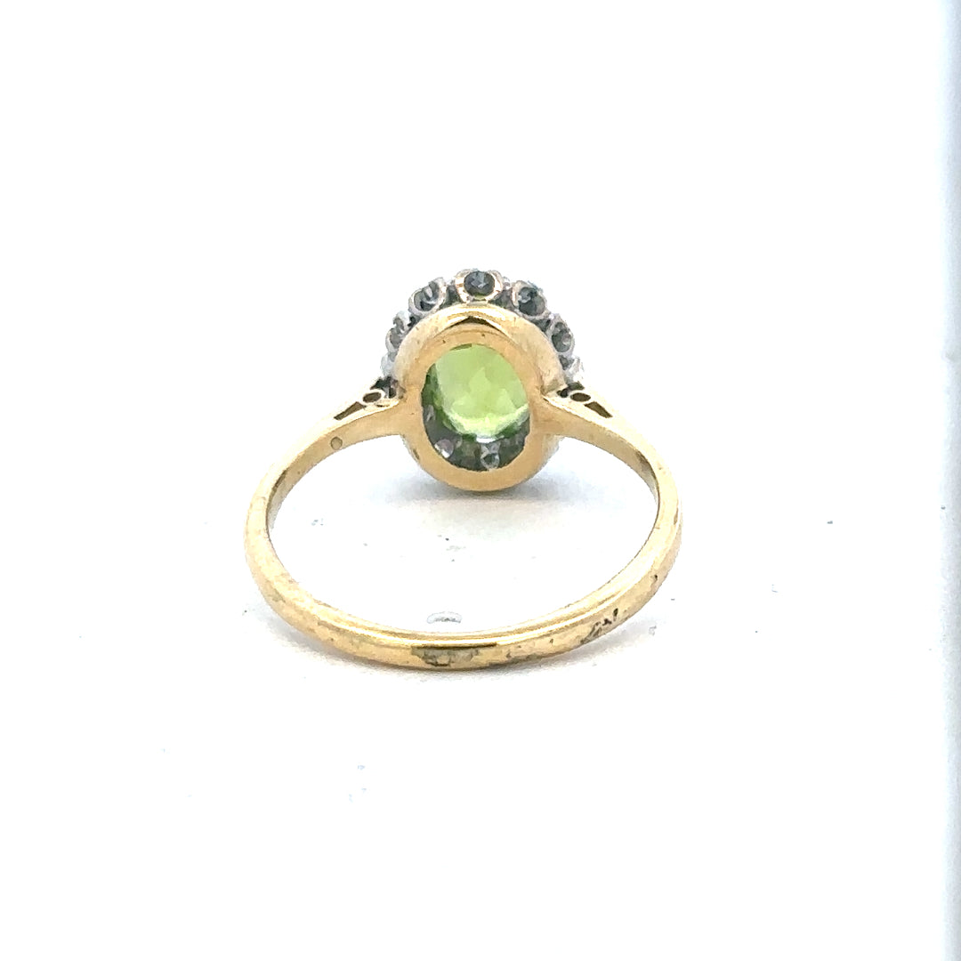 18ct yellow gold diamond ring in size L with sparkling diamonds, elegant jewelry piece with a classic design.