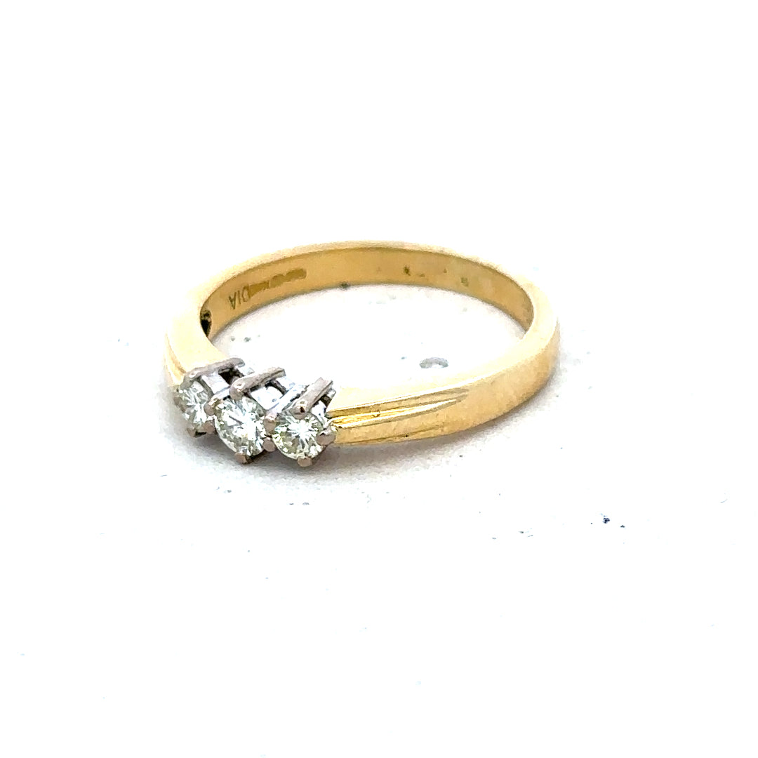18ct yellow gold diamond ring in size L1/2, featuring a sparkling diamond set in a classic band.