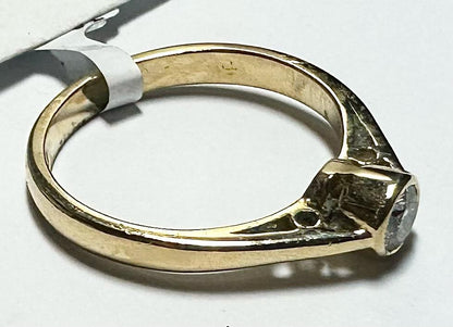 18ct yellow gold diamond ring in size L 1/2, featuring a sparkling diamond design on a sleek band.