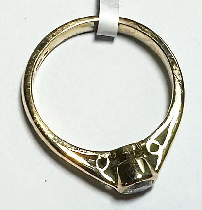 18ct yellow gold diamond ring in size L 1/2, featuring a sparkling diamond setting and elegant design.