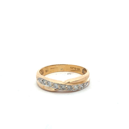 18ct yellow gold diamond ring in size N, featuring a sparkling diamond setting and a classic design.
