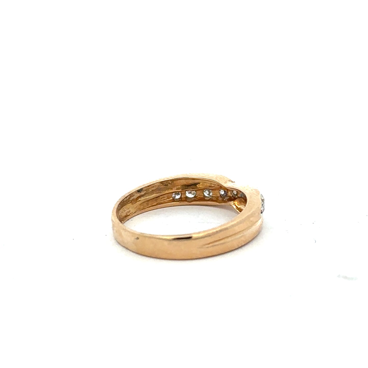 18ct yellow gold diamond ring in size N with sparkling diamonds, showcasing elegant craftsmanship and a classic design.