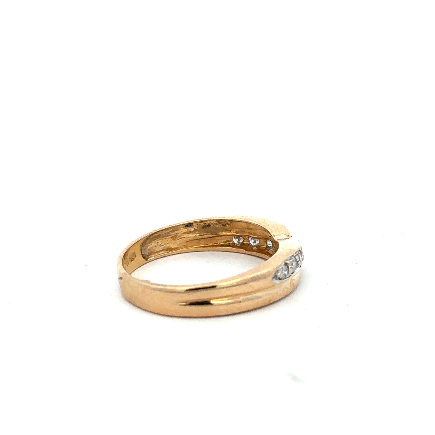 18ct yellow gold diamond ring in size N, featuring a sparkling diamond setting on an elegant band.