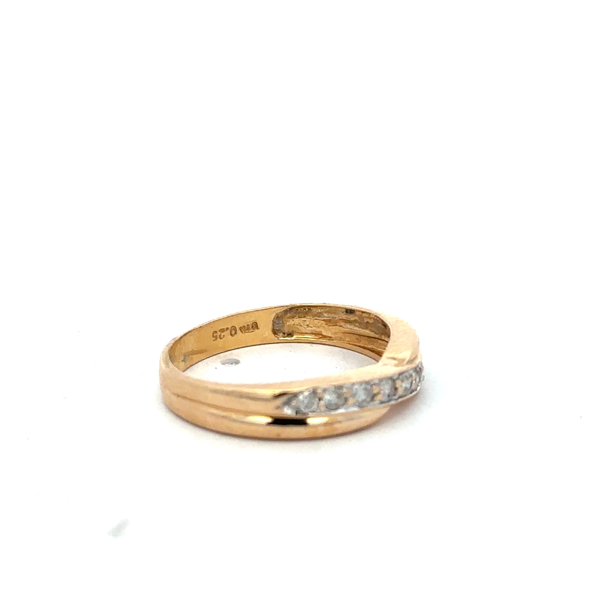 18ct yellow gold diamond ring in size N, featuring a sparkling diamond setting and a classic, elegant design.