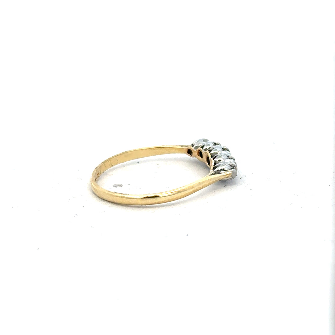 18ct yellow gold diamond ring in size N, featuring a sparkling central diamond, unbranded jewelry piece.