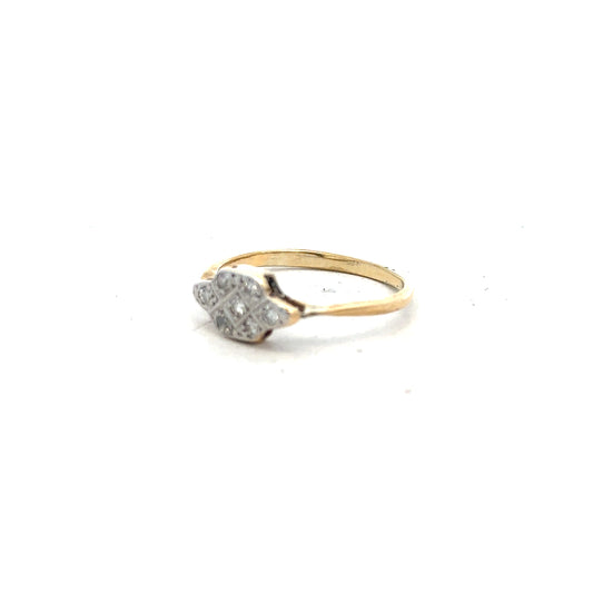 18ct yellow gold diamond ring in size N with sparkling diamonds, featuring a classic and elegant design.
