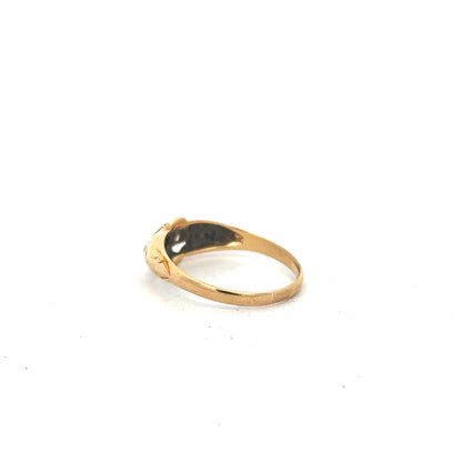 18ct yellow gold diamond ring in size O with sparkling diamonds, showcasing elegant craftsmanship and fine jewelry details.