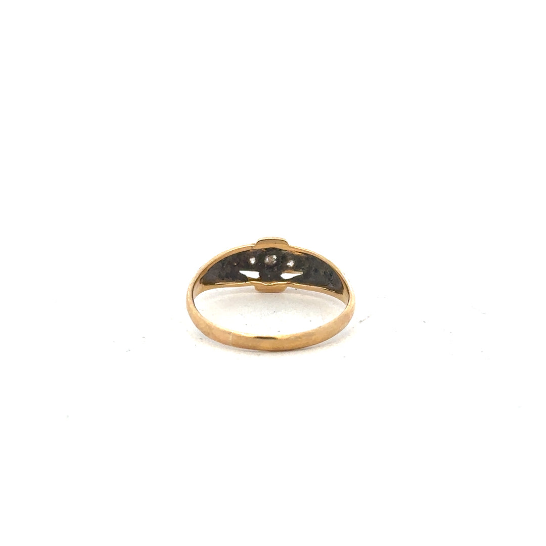 18ct yellow gold diamond ring in size O with sparkling diamonds, featuring a classic and elegant design.