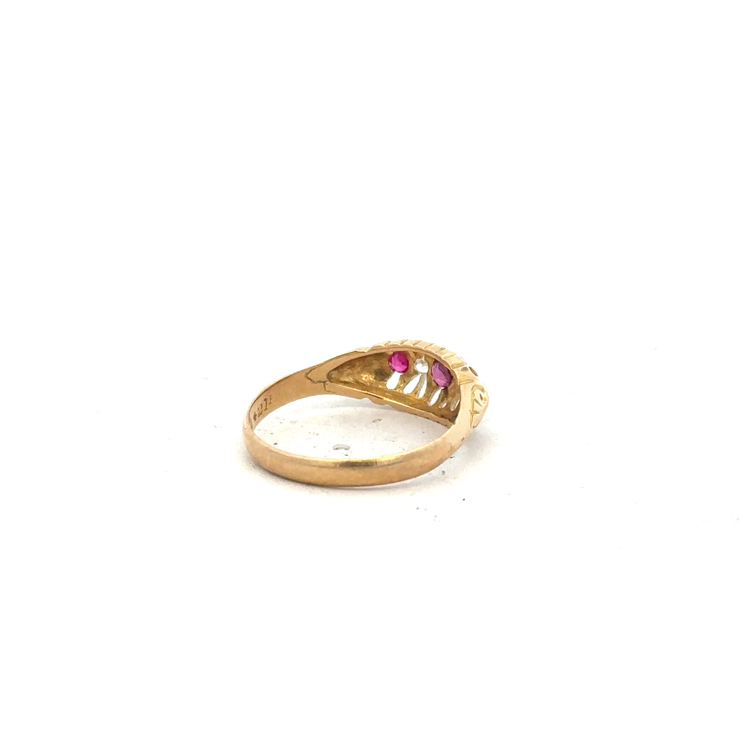18ct yellow gold diamond ring size O1/2 with sparkling diamonds, elegant jewelry piece showcasing fine craftsmanship.