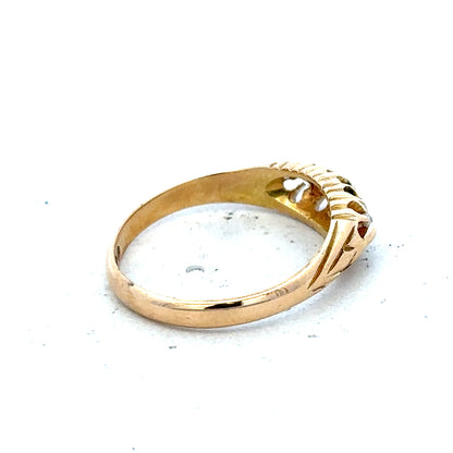 18ct yellow gold diamond ring, size P, unbranded, 3.1g, showcasing a sparkling diamond set in a sleek gold band.
