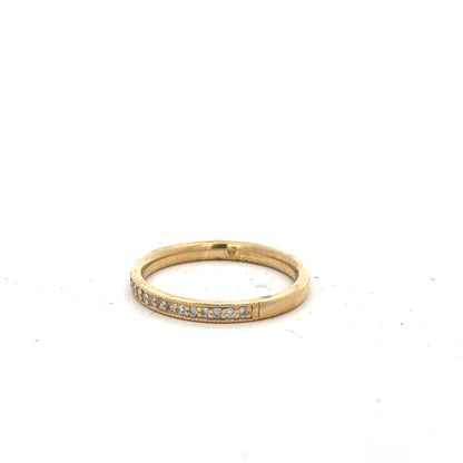18ct yellow gold diamond ring in size P with a sparkling diamond setting, unbranded jewelry piece.