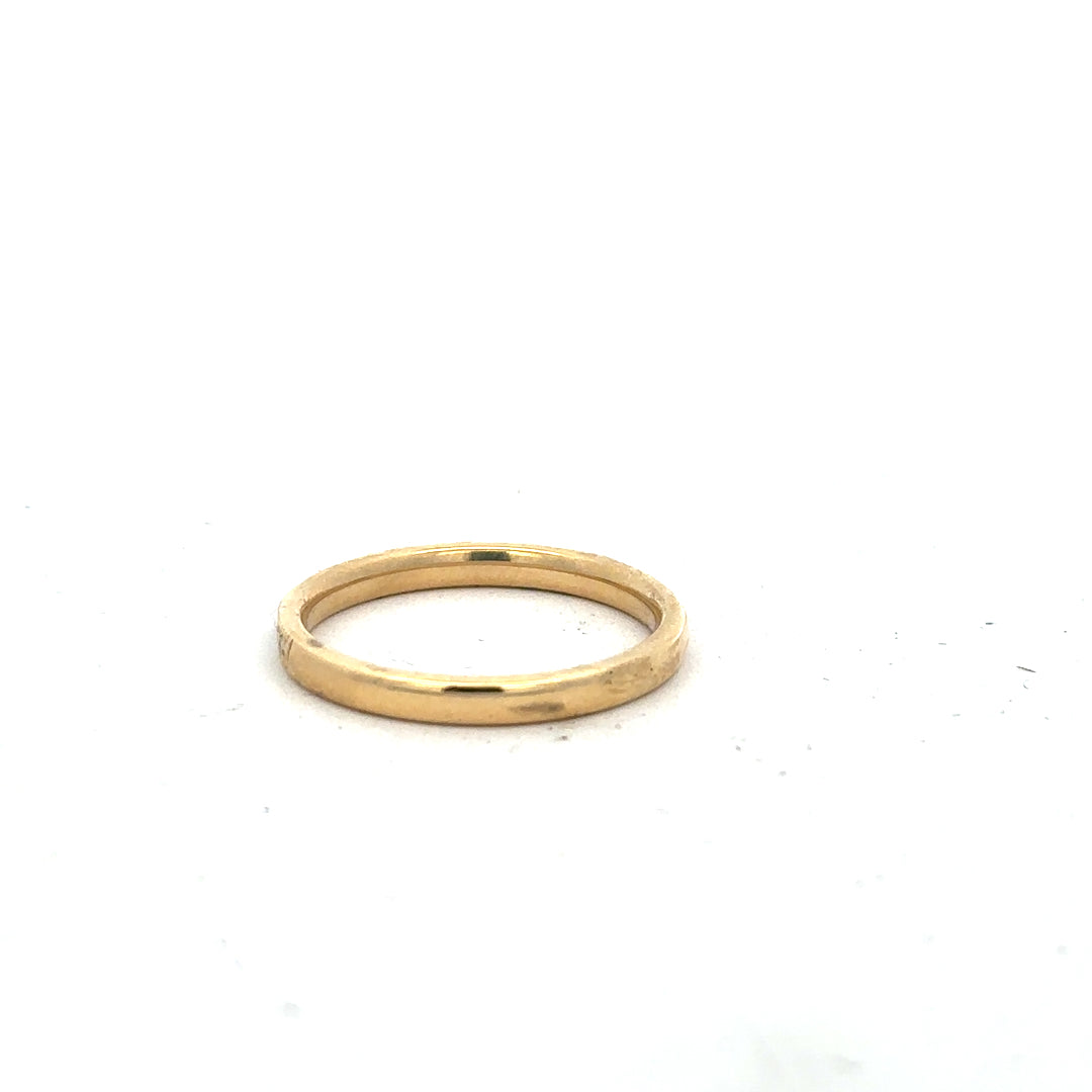 18ct yellow gold diamond ring in size P with sparkling diamonds, featuring a classic and elegant design.
