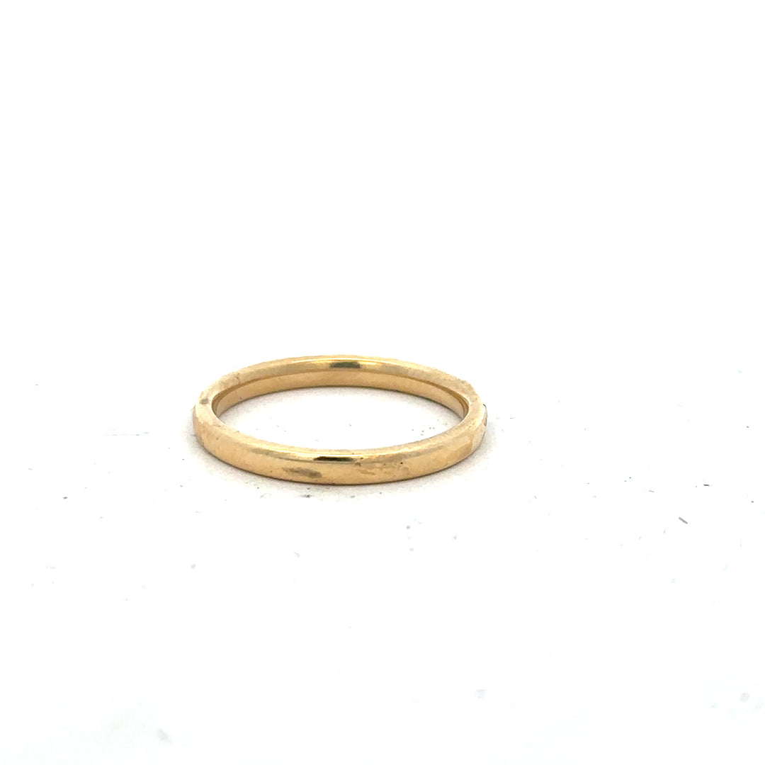 18ct yellow gold diamond ring in size P with sparkling diamonds, showcasing a elegant and classic jewelry design.