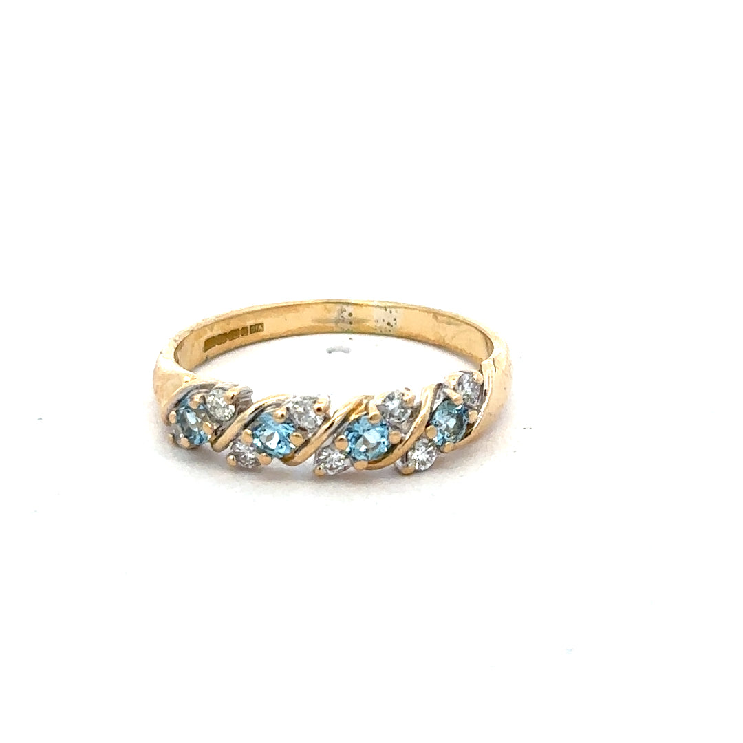 18ct yellow gold diamond ring in size P with sparkling diamonds, showcasing elegant jewelry design.