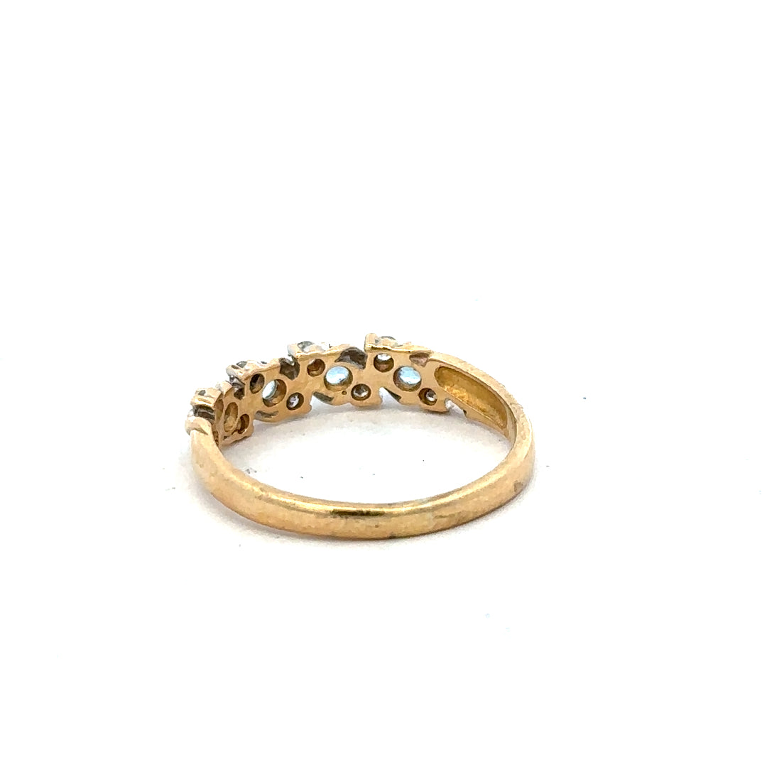 18ct yellow gold diamond ring size P with sparkling diamonds, showcasing the elegant and classic design of this unbranded jewelry piece.