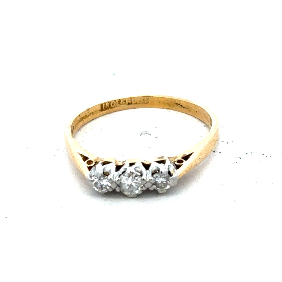 18ct yellow gold diamond ring in size P1/2, featuring a sparkling diamond setting on a classic band.