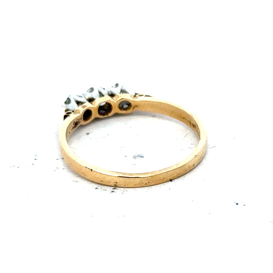 18ct yellow gold diamond ring in size P1/2, featuring a sparkling diamond set in a sleek, elegant band.