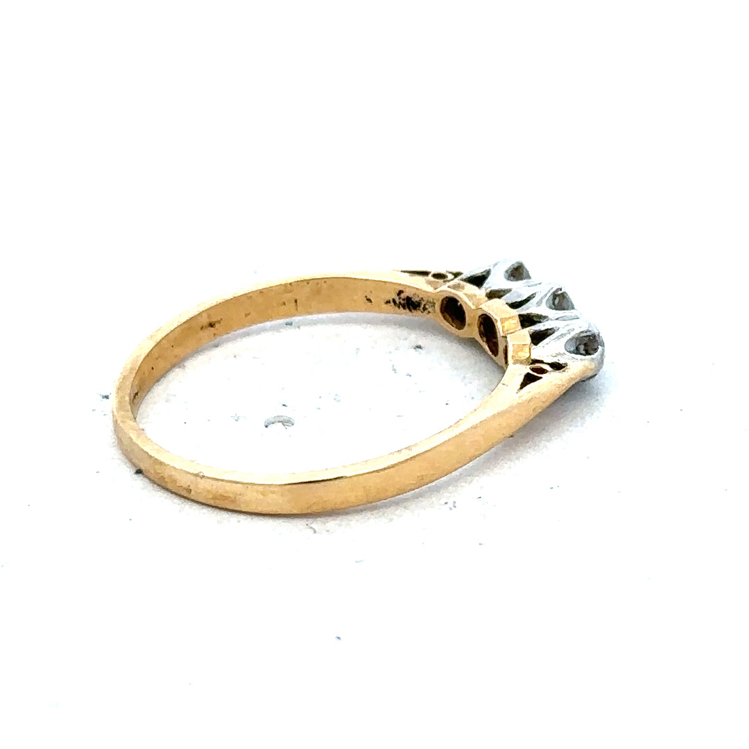 18ct yellow gold diamond ring in size P1/2, featuring a sparkling diamond set in a classic band.