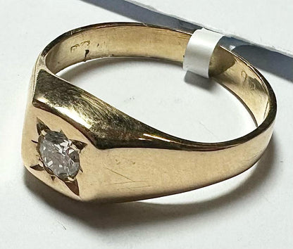 18ct yellow gold diamond ring in size S with sparkling diamonds, designed for elegant jewelry wear.