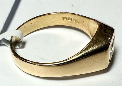 18ct yellow gold diamond ring in size S, featuring sparkling diamonds and a sleek, elegant design.