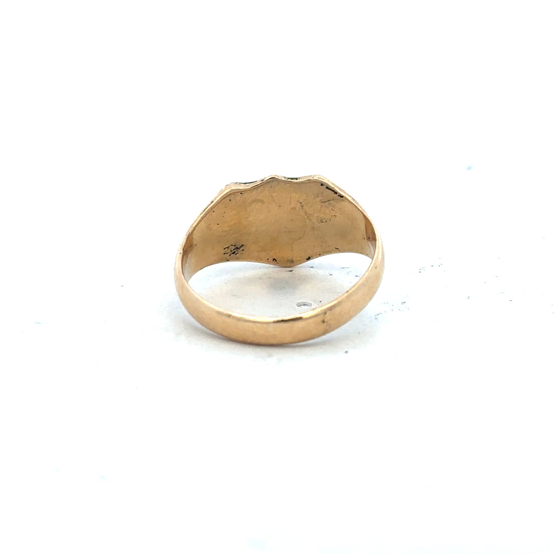 18ct yellow gold signet ring in size O, unbranded, featuring a polished rectangular face and smooth band design.