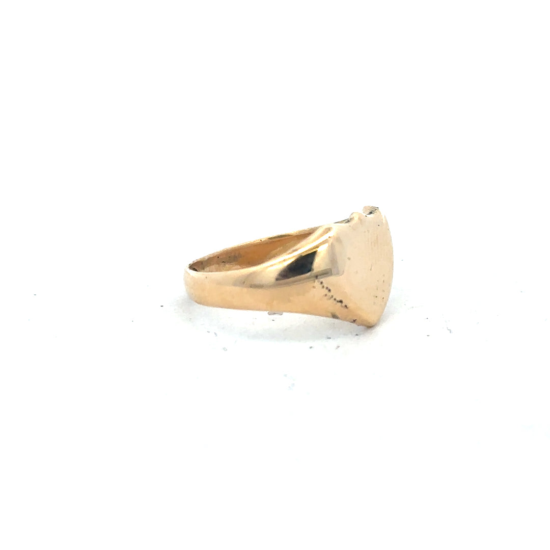 18ct yellow gold signet ring in size O with a polished finish, showcasing a classic and elegant design.