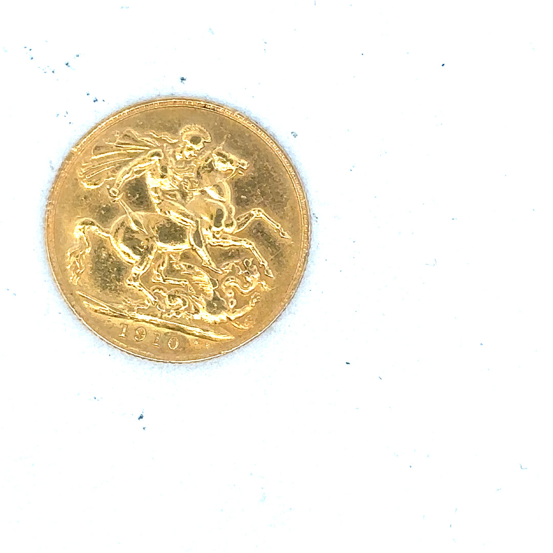 1910 full sovereign gold coin, 8g, featuring detailed historical design, unbranded collectible coin with intricate engravings.
