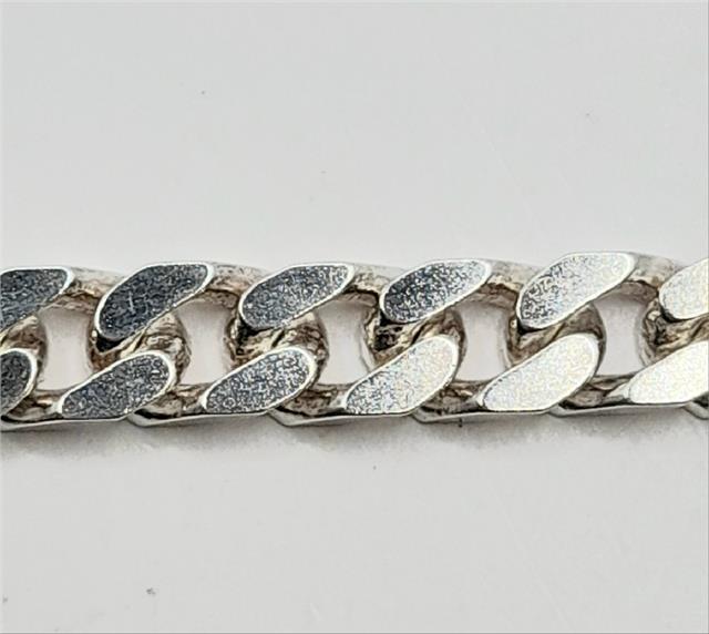 925 silver curb bracelet weighing 26g and measuring 20.5cm, featuring a classic chain design, unbranded jewelry accessory