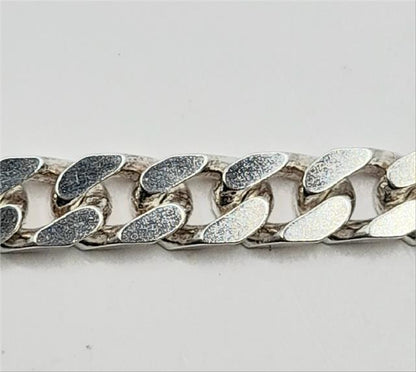 925 silver curb bracelet weighing 26g and measuring 20.5cm, featuring a classic chain design, unbranded jewelry accessory