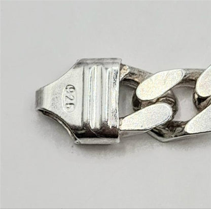 925 silver curb bracelet, unbranded, 20.5cm length and 26g weight, showcasing a polished silver chain design.